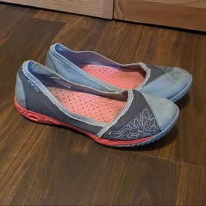 Columbia Grey Flat Shoes
